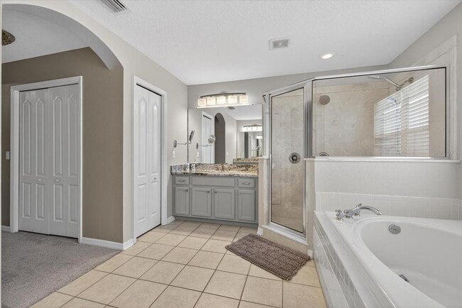 Building Photo - 11115 Avery Oaks Dr