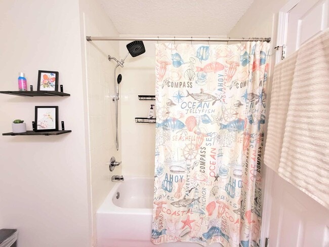 Building Photo - 5260 Collins Rd