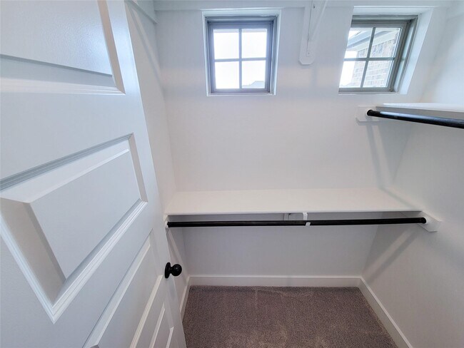 Building Photo - 7010 Winterberry Gln Ln