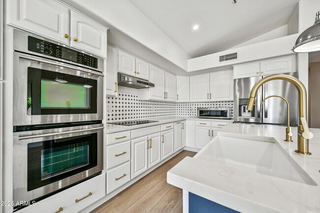 Building Photo - 12810 E Yucca St