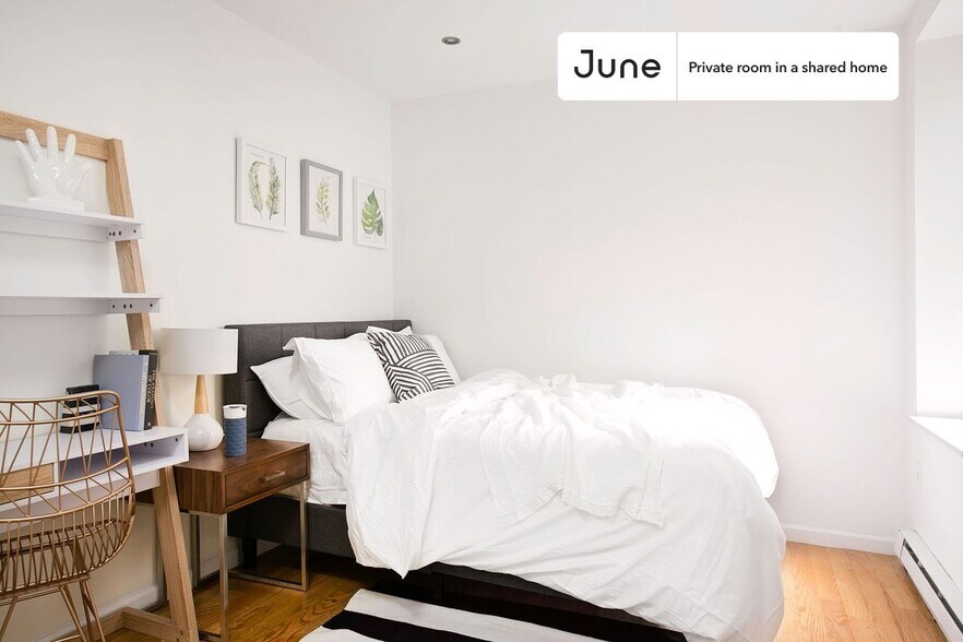 Primary Photo - Private bedroom in 4 bed/2 bath Home
