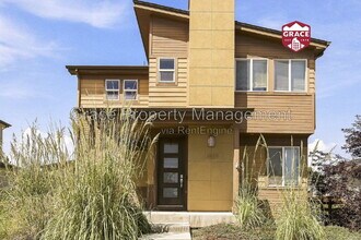 Building Photo - 10229 Southlawn Cir