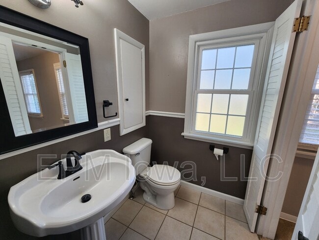 Building Photo - 137 Pauline Pl