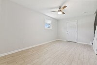 Building Photo - 1116 Tallow Tree Ln