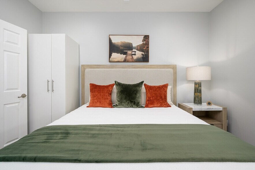 Building Photo - 5538 W Andrea Dr