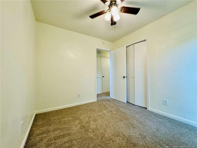 Building Photo - 1009 Louisburg Pl