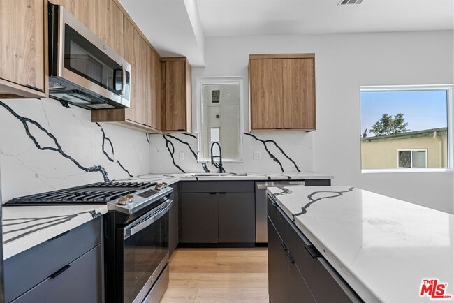 Building Photo - 4714 W 17th St