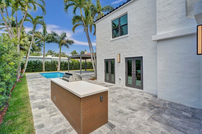 Building Photo - 5832 Alton Rd