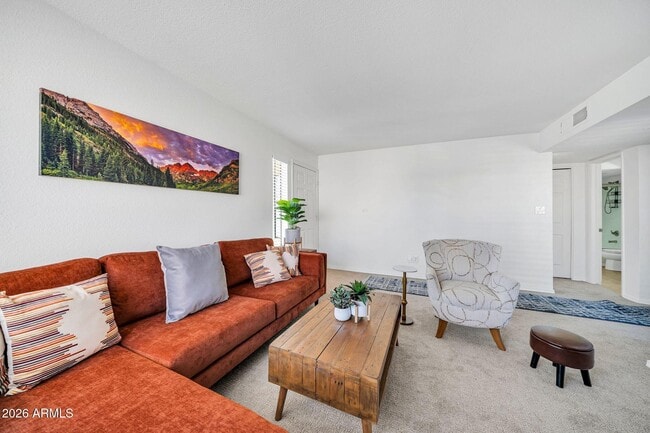 Building Photo - 8787 E Mountain View Rd