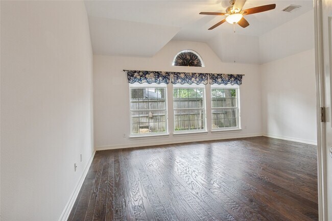 Building Photo - 5306 Norborne Ln
