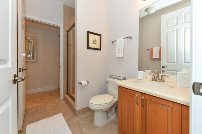 Building Photo - 3033 Waterside Cir