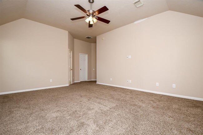 Building Photo - Crescent Drive, Pearland, TX 77584 - 3 BR ...