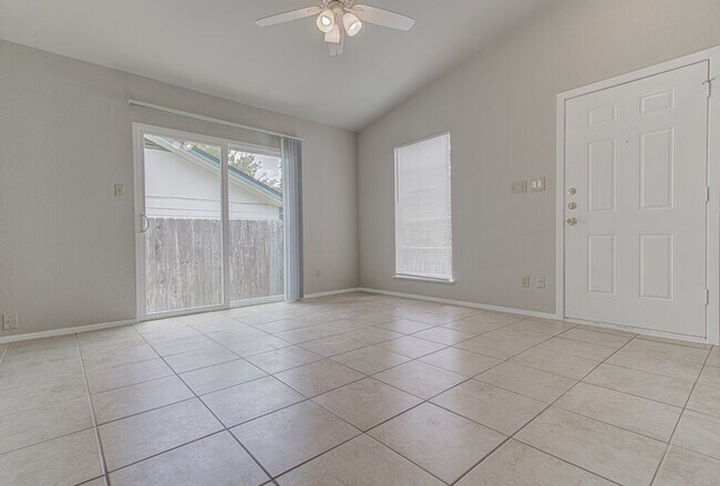 Building Photo - 900 Sirocco Dr