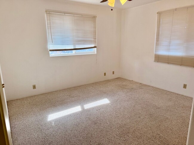 Building Photo - Charming and Furnished 2-Bedroom Rental Ho...