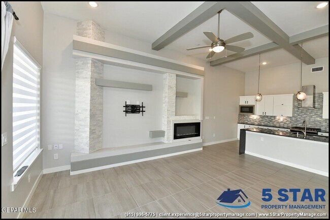 Building Photo - 12341 Desert Vista Ave