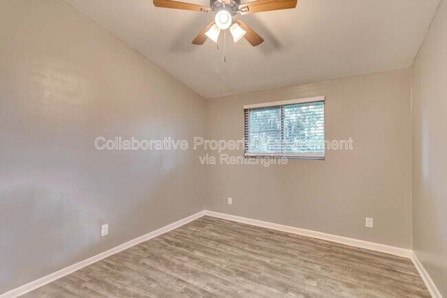Building Photo - 12444 Largo Dr