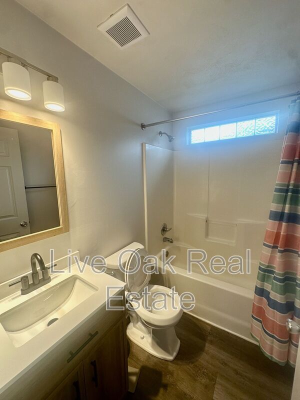 Building Photo - 1604 Parks Ave