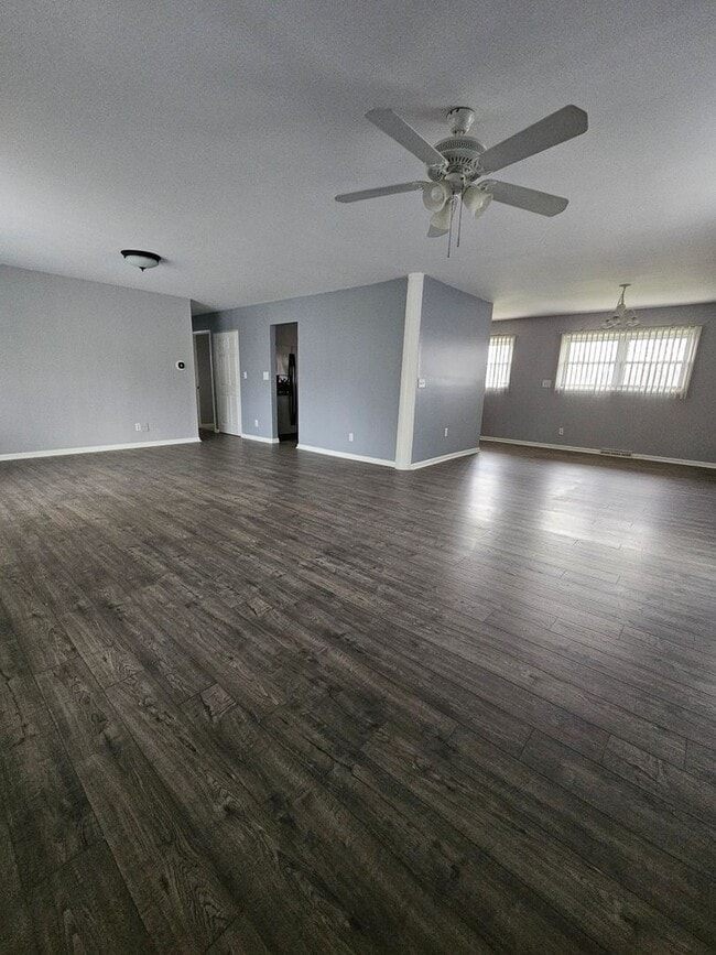 Building Photo - EDGEWOOD - SINGLE FAMILY RANCHER