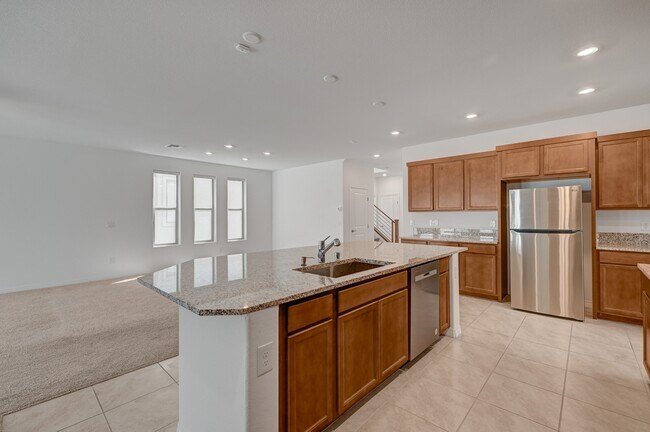 Building Photo - 630 Great River Ave