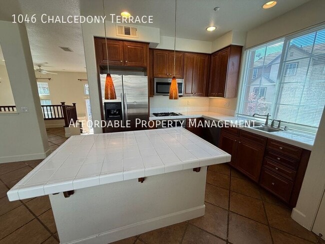 Building Photo - 1046 Chalcedony Terrace