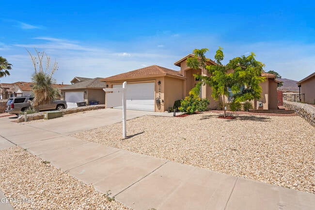 Building Photo - 10039 Paloma Dr