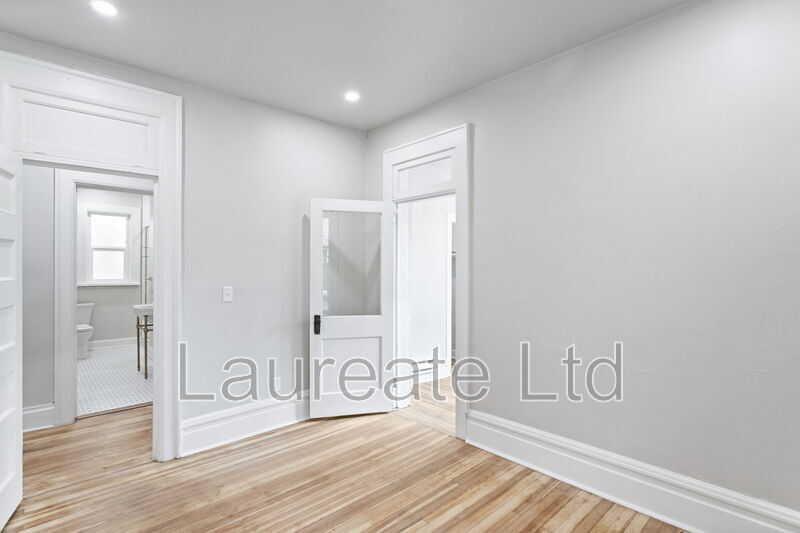 Building Photo - 1058 Pearl St