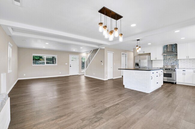 Building Photo - 6554 High Cir