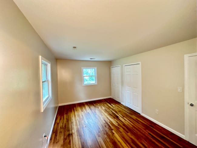 Building Photo - 335 Kent Rd