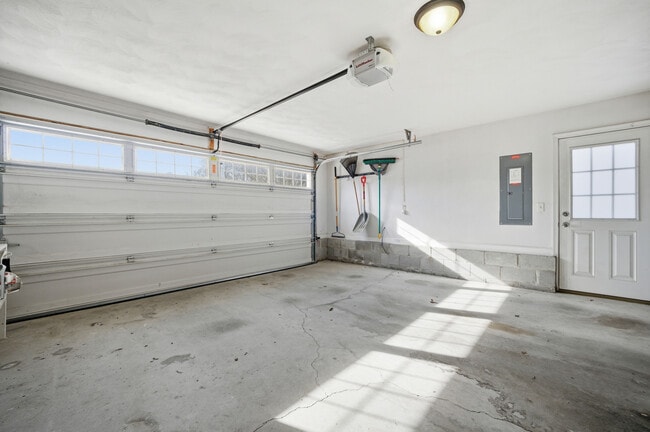 Building Photo - 3211 Calisha Ct