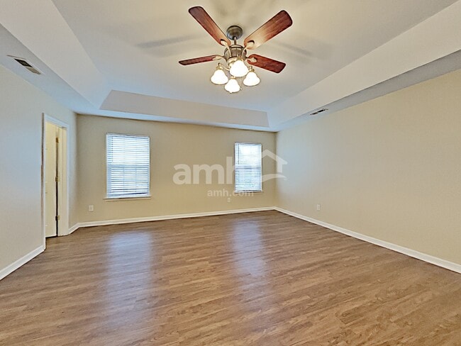 Building Photo - 1039 Vanguard Dr