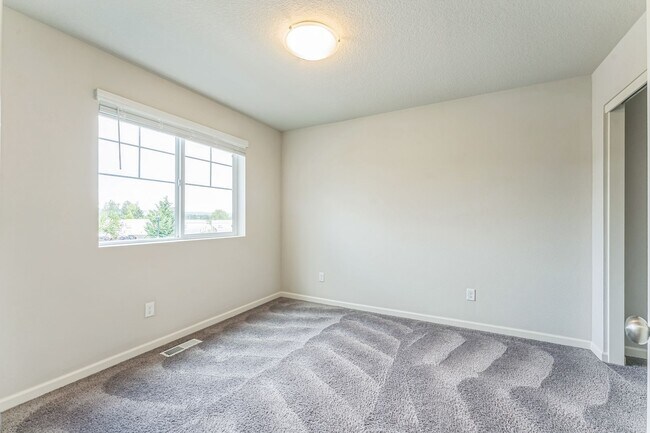 Building Photo - 12367 NW Ashton Dr