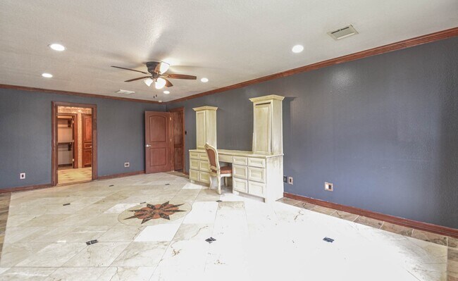 Building Photo - 10126 Rosbrook Dr