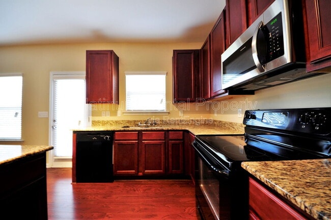 Building Photo - 1464 Wilford Dr NE