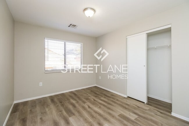 Building Photo - 371 S. Comanche Dr.