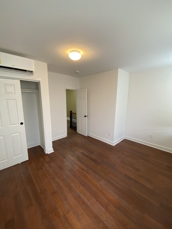 Building Photo - 423 N Highland Ave