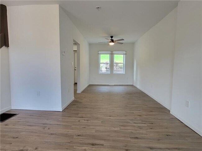 Building Photo - 518 5th Ave