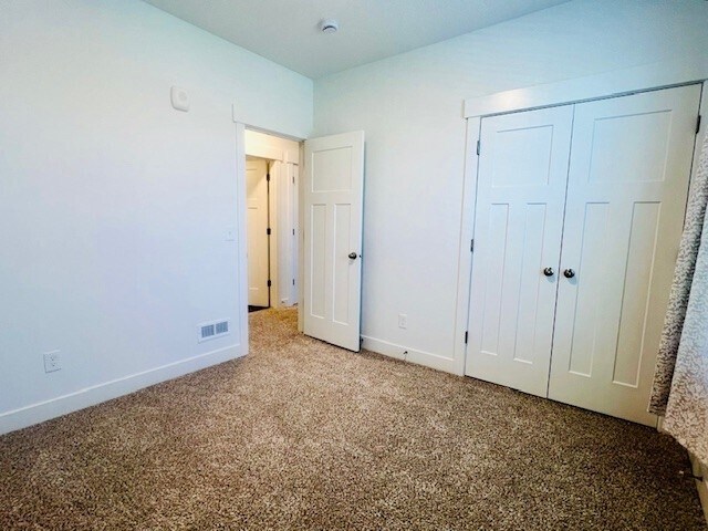 Building Photo - 13713 S Hanley Ln