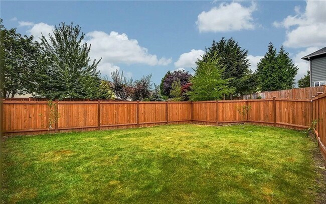 Building Photo - Beautiful Bothell Home