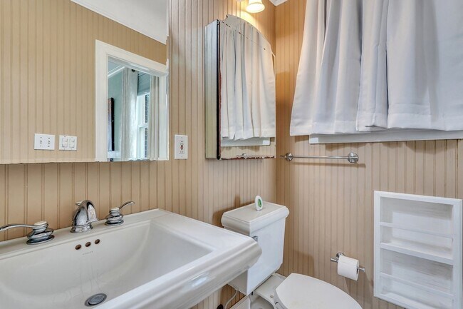 Building Photo - Beautiful Home in Desirable Ardsley Park