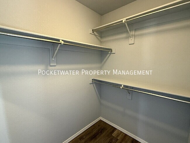 Building Photo - 6270 Snowberry Ave