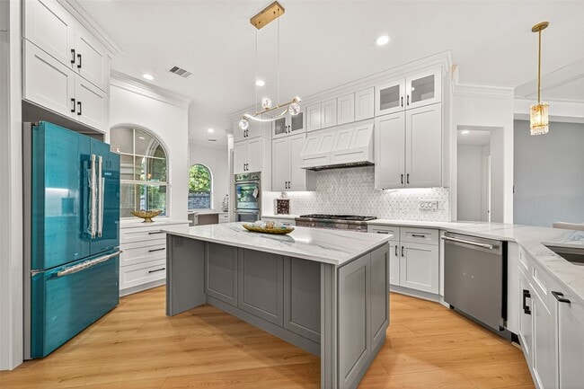 Building Photo - 23003 Two Harbors Glen St