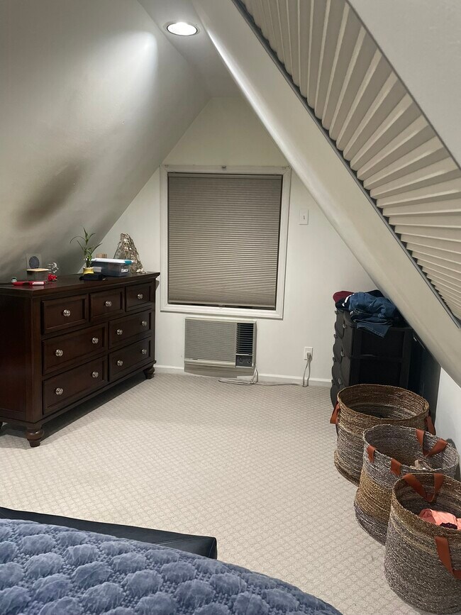 Extra room - 2195 Long Ridge Rd