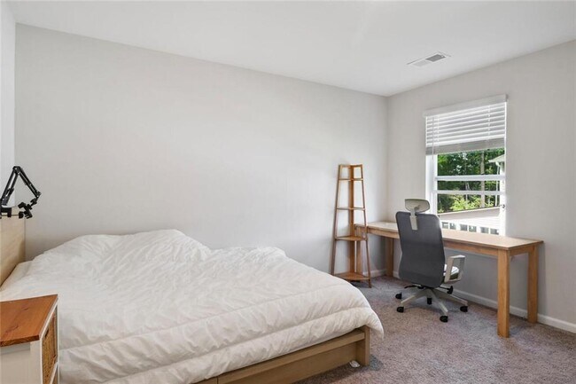 Building Photo - 301 Merganser Dr