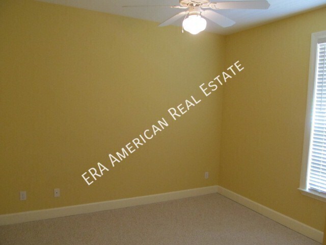 Building Photo - 26 Village Ln