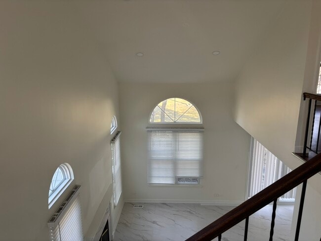 Building Photo - 1150 Regency Dr