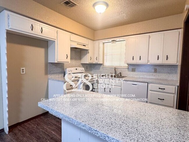 Building Photo - 3 BED/2 BATH SINGLE FAMILY HOME IN MWC!
