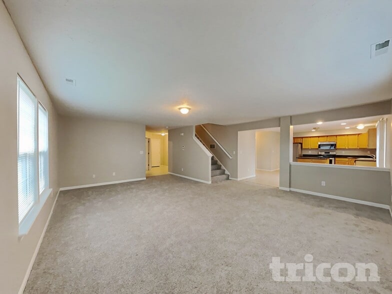 Building Photo - 1963 Central Park Blvd W