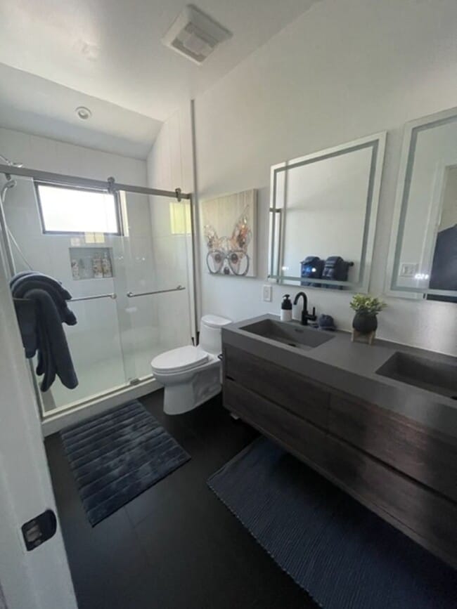 Building Photo - 2bd, 2ba Reno Bungalow in the Riverwalk Di...