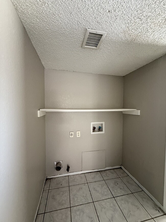 Building Photo - 11708 Sierra Azul Dr
