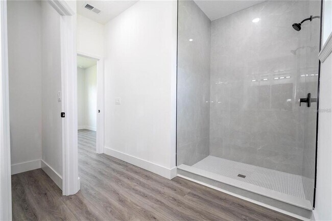 Building Photo - 6671 SW 151 Loop